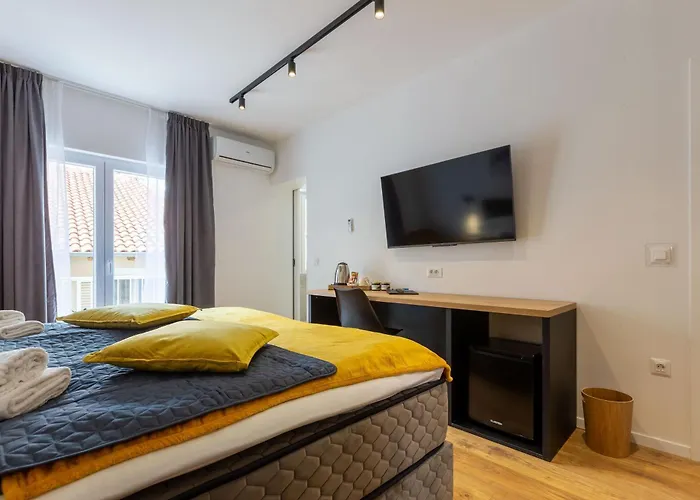 2M Exclusive Rooms